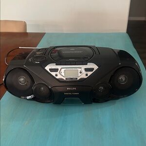 Vintage Philips AZ1574/17  CD Player/ Cassette Radio Portable Boombox Tested